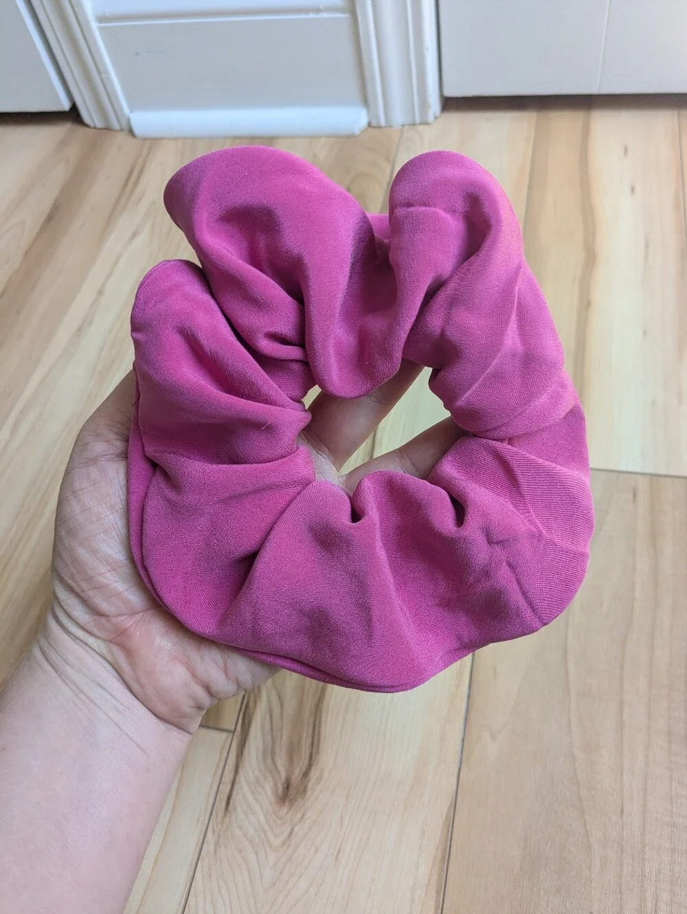 100% Silk Scrunchy